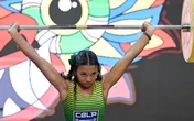 Brasileira de 14 anos quebra recorde mundial e é campeã sub-17 no levantamento de peso