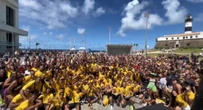 Manhã de dança leva 600 pessoas ao Farol da Barra