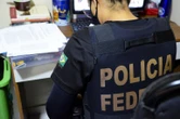 Dois homens são presos após serem flagrados recebendo pacote de dinheiro falso nos Correios na Bahia