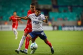 Com expulsão de Everton Ribeiro, Bahia empata sem gols com o América de Cali