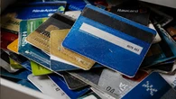 Não jogue fora cartões de crédito vencidos, eles valem um tesouro: o que milhões descartam sem pensar pode ganhar função surpreendente, não exige investimento e transforma organização da casa