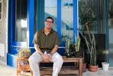 Cantor baiano Léo Rocha lança primeiro álbum solo com show intimista em Salvador; saiba mais