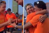 VÍDEO: Corredor pede namorada em casamento no final de percurso da Maratona Salvador