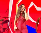 Com Marcelinho na plateia, Ivete Sangalo faz show exclusivo em Praia do Forte