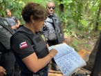 Caderno com movimentação finaceira de facção é encontrado em esconderijo de 22 fuzis na RMS