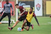 Vitória inicia preparação para enfrentar o Grêmio desfalcado por atacante