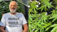 Aos 74 anos, ator de novela da Globo cultiva maconha para consumo próprio: ‘Me salvou’