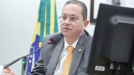 Deputado e pastor baiano nega saída da política: 'Igreja nunca atrapalhou'