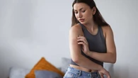 Estudo revela qual cheiro faz mosquitos picarem algumas pessoas