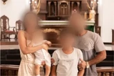 Adolescente apreendida por planejar morte da família do namorado prestou depoimento segurando pelúcia
