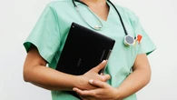 Emendas parlamentares financiam mais ar-condicionado e carros do que equipamentos médicos