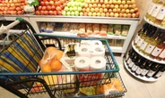Mercado caro: população cortou em média sete alimentos do dia a dia, priorizando o básico