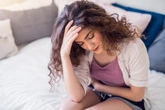 Não é só cólica: doença silenciosa pode afetar nervos, fertilidade e qualidade de vida de milhões de mulheres