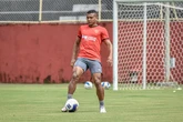 Ex-Vitória brilha na segunda divisão chinesa e vive fase goleadora