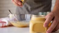 Óleo de girassol ou banha de porco? Veja qual gordura é melhor na hora de cozinhar?