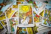 Cartas do tarot indicam mudanças, revelações e maturidade para os signos nesta sexta (3)