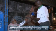 Rodoviário de Salvador emociona ao dividir marmita com morador de rua todos os dias