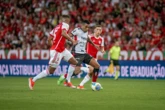 Internacional x Vitória: onde assistir, horário e escalações
