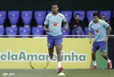 Jean Lucas treina em campo e Ancelotti começa a desenhar Seleção para encarar o Chile
