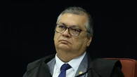 Servidora xinga Flávio Dino em voo para Brasília e é levada para depor na PF
