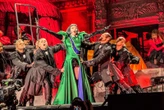 O mar, o povo e Gaga: Copacabana vira ópera pop a céu aberto