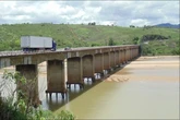 Ponte sobre o Rio Jequitinhonha terá tráfego parcialmente liberado após 1 mês interditada