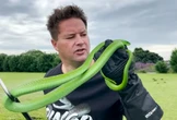Youtuber morre ao ser picado por cobra enquanto gravava vídeo
