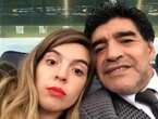 Filha de Maradona diz que família vive com medo da máfia após morte do pai