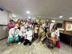 Adolescente com câncer recebe visita surpresa de Patati e Patatá em hospital de Salvador