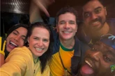 Letícia Colin resgata registros de karaokê com Daniel de Oliveira em dia de eliminação do Brasil na Copa