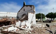 Igreja desaba no interior da Bahia e apenas parede com imagem de Cristo fica intacta