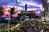 22ª Parada do Orgulho LGBT+ Bahia acontece na Barra neste domingo; confira programação