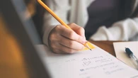 TJPE abre concurso com salários de até R$ 7.354,11; saiba como se inscrever