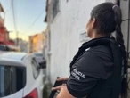 Mulher vai à delegacia para recuperar dinheiro e acaba presa ao descobrir mandado de prisão na Bahia
