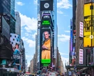 Maria Bethânia volta a ser destaque em painel gigante na Times Square