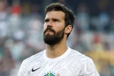 Alisson é indicado ao Troféu Yashin e representa o Brasil na premiação de melhor goleiro do mundo