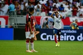Bahia supera expulsão relâmpago e vence o Vitória na Fonte Nova