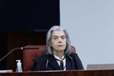 Cármen Lúcia diz que não pretende se aposentar tão cedo e que ainda há muito a conquistar em direitos e igualdade