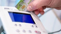 Firmen-Blick E-Rezept treibt Online-Apotheke Redcare Pharmacy an