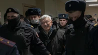 Gründer von Memorial Zwei Plakate und ein Text gegen den Krieg – dafür muss der russische Menschenrechtler Oleg Orlow ins Straflager
