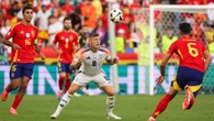 INTERNATIONALE PRESSESTIMMEN "Spanien gewinnt das Derby der beiden schönsten Mannschaften Europas"