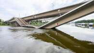 Dresden Carolabrücke stürzt in Teilen in die Elbe: 