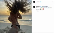 Völlig losgelöst: Heidi Klum tanzt halbnackt am Strand