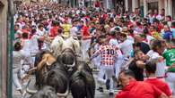 Umstrittene Tradition Stierhatz von Pamplona: Wer jagt hier wen?