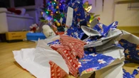 Für die Tonne Geschenke ausgepackt und nun? So können Verbraucher ihren Weihnachtsmüll reduzieren