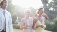 Schick zur Hochzeit als Gast: Diese Outfits eignen sich