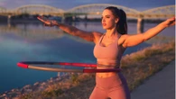 Hula-Hoop-Fitness im Trend: So unterstützt Sie der Reifen effektiv beim Abnehmen