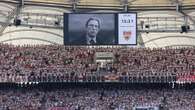 Fußball-Bundesliga Stuttgarter Fans applaudieren dem verstorbenen Daum minutenlang