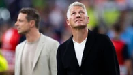 EM-Halbfinale Bastian Schweinsteiger sorgt für kuriose Szene mit Moderator Alexander Bommes