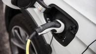 "Ein wissenschaftlich verbrämtes Lobbyistenschreiben" – Forscher streiten um Klimabilanz von E-Autos
